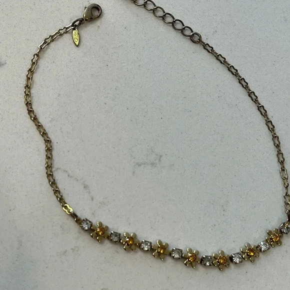 3/30$ Avon  bracelet - Picture 2 of 8